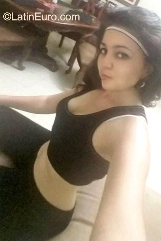 Date this sultry Honduras girl Paola from Comayagua HN1720