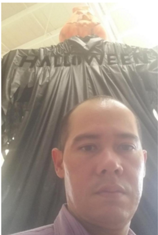 Date this happy Colombia man Roberto tapias from Barranquilla CO18080