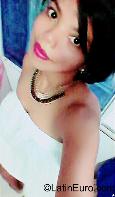 Date this exotic Colombia girl Esperanza from Bogota CO18090