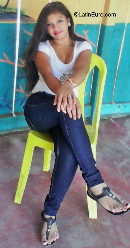 Date this voluptuous Honduras girl Alejandra from Tegucigalpa HN1732