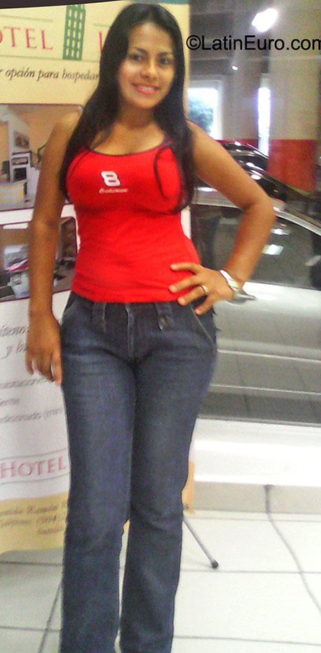 Date this sultry Honduras girl Elizabeth from La Ceiba HN1742