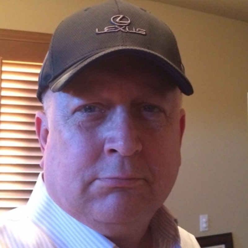 Date this stunning United States man RJ from Sacramento US16551