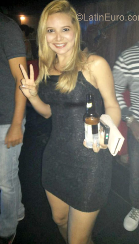 Date this happy Brazil girl Cristina from Recife BR9473