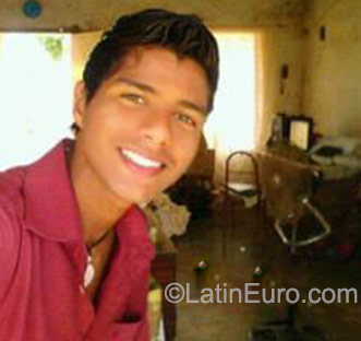 Date this stunning Venezuela man Andres from maracaibo VE635