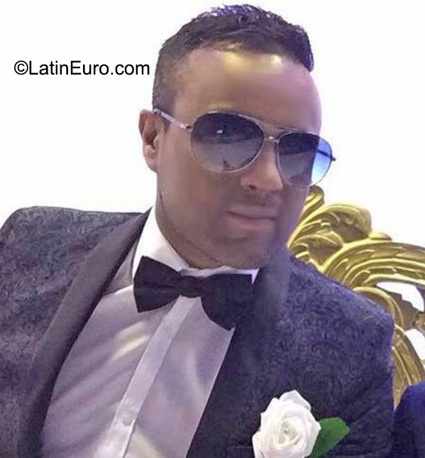 Date this georgeous United Kingdom man Amin09 from Coventry GB835