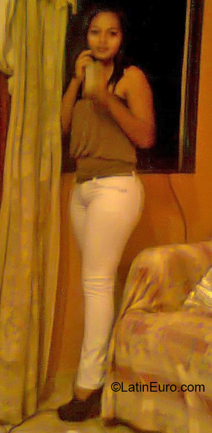 Date this foxy Honduras girl Carolina from Comayagua HN1792