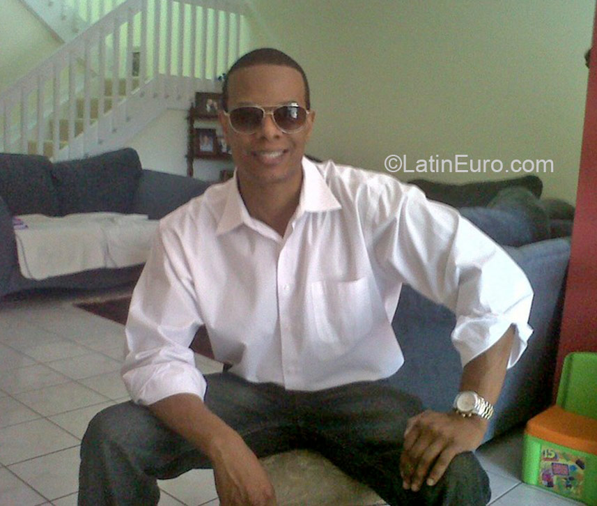 Date this exotic United States man Trueblue from Miramar US16640