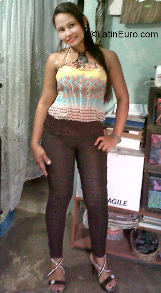 Date this tall Colombia girl July from Santa Marta CO18233