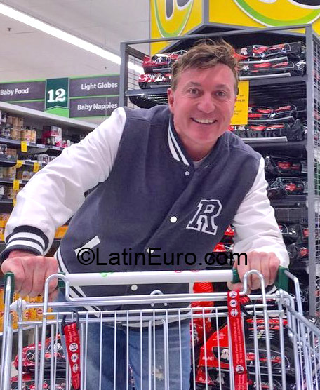 Date this passionate United Kingdom man BROOKS from London GB839