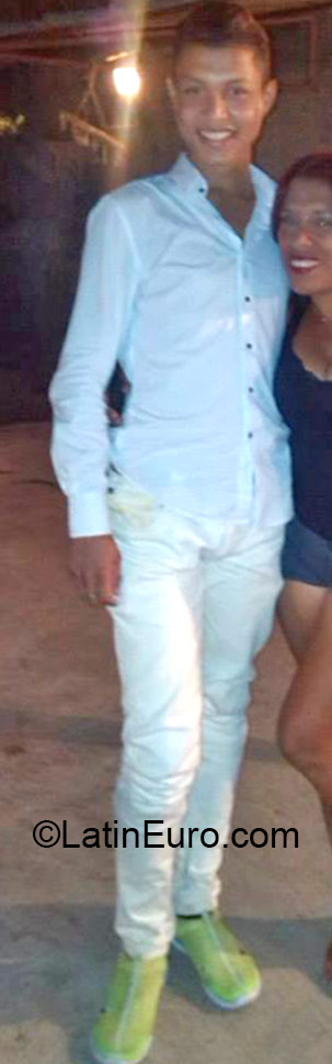 Date this delightful Venezuela man Jonathan from caracas VE645