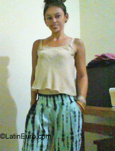 Date this gorgeous Colombia girl Kierly from Cordoba CO18278