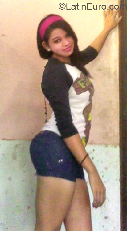 Date this happy Honduras girl Genia from La Ceiba HN1838