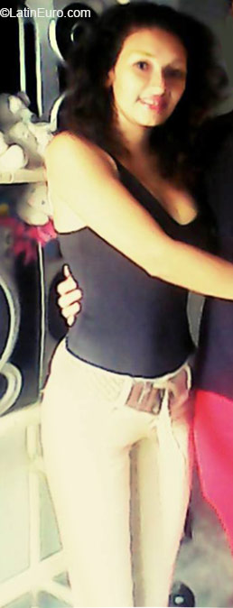Date this athletic Honduras girl Angela from La Ceiba HN1839