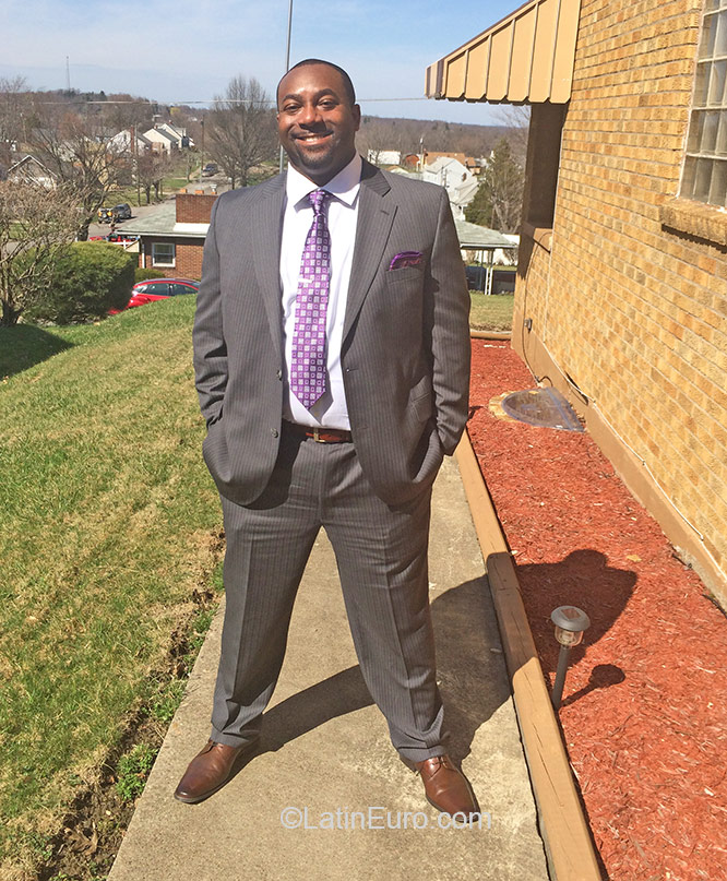 Date this gorgeous United States man Liteweight24 from Steubenville US16772