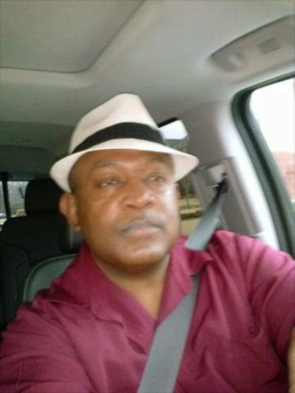 Date this lovely United States man Elmo from Memphis US16798