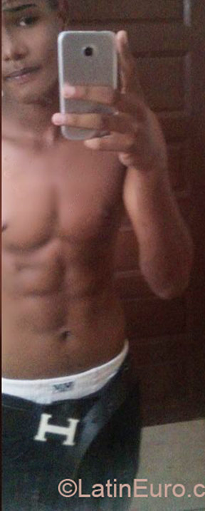 Date this lovely Dominican Republic man Kendry from Santo Domingo DO24248