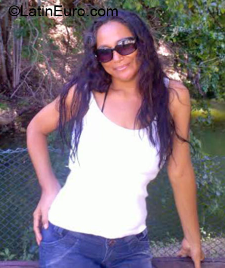 Date this funny Brazil girl Francilene from Vitoria BR9536