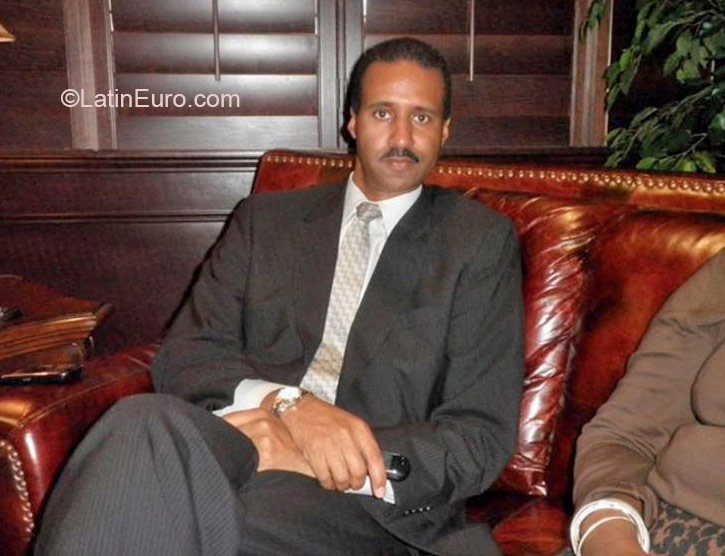 Date this funny United States man OneWarren from Phila. US16858