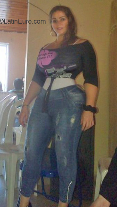 Date this hot Colombia girl Vallun from Cali CO18486