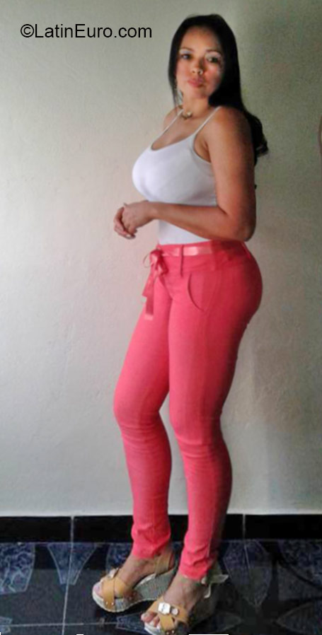 Date this sensual Colombia girl Miledy from Medellin CO18500