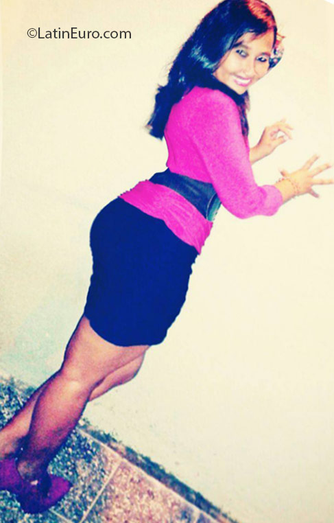 Date this hot Honduras girl Maria from La Ceiba HN1945