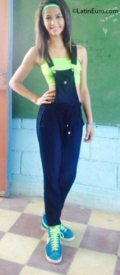 Date this delightful Honduras girl Stela from Tela HN1956
