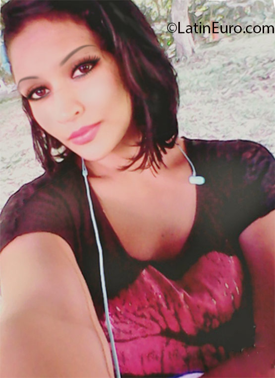 Date this sultry Honduras girl Yosi from Tegucigalpa HN1965