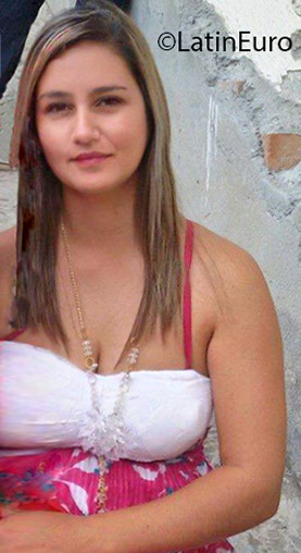 Date this attractive Colombia girl Lady from Cartago CO18586