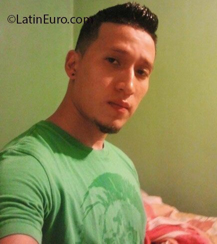 Date this sensual United States man Alexander from Riverside US16970