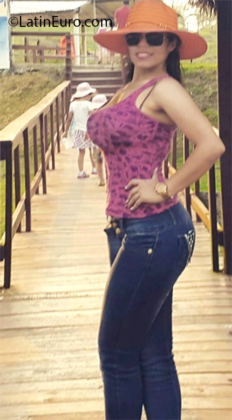 Date this cute Honduras girl Brenda from Tegucigalpa HN2005