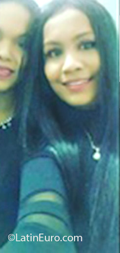 Date this passionate Colombia girl Paola from Barranquilla CO18656