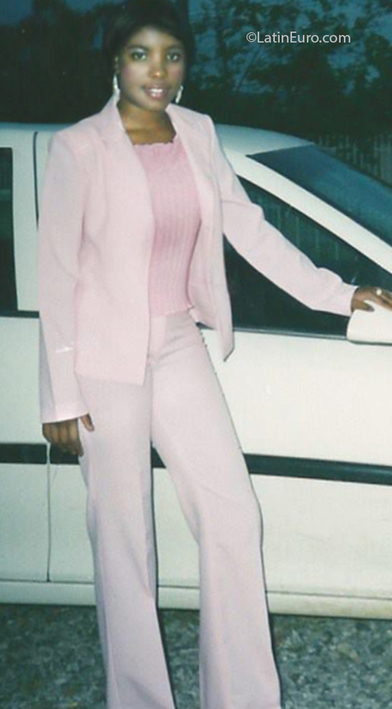 Date this nice looking Brazil girl Fabiana from Sao Paulo BR9591