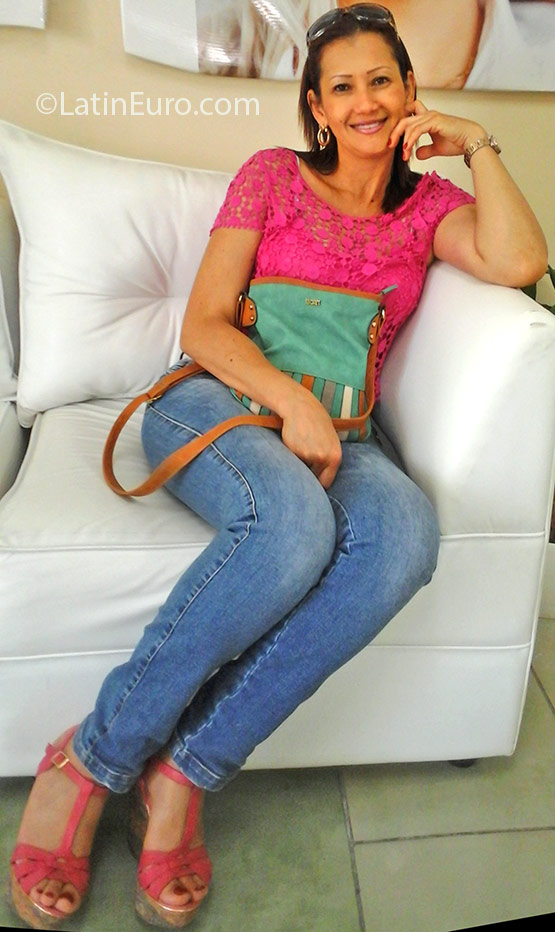 Date this young Colombia girl Gloria from Tulua CO18715