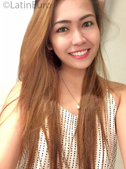 Date this fun Philippines girl Ashlyn from Manila PH883