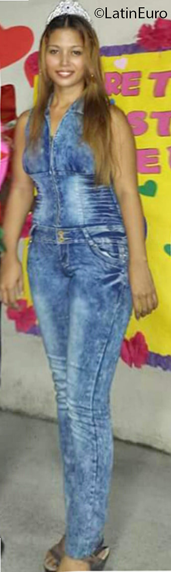 Date this sensual Honduras girl Keylia from Choloma HN2062