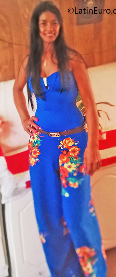 Date this gorgeous Brazil girl Giovana from Indaiatuba BR9615