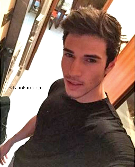 Date this fun United States man Ndark93 from Miami US17162