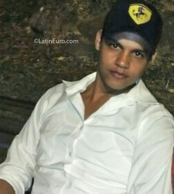 Date this passionate Dominican Republic man Aneudy from Cotui DO25305