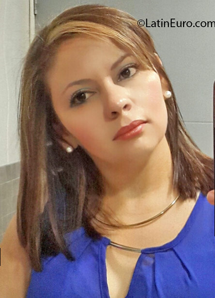 Date this foxy Honduras girl Xiomi from San Pedro Sula HN2113