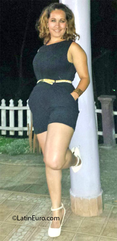 Date this sensual Honduras girl Rosie from Taulabe HN2126