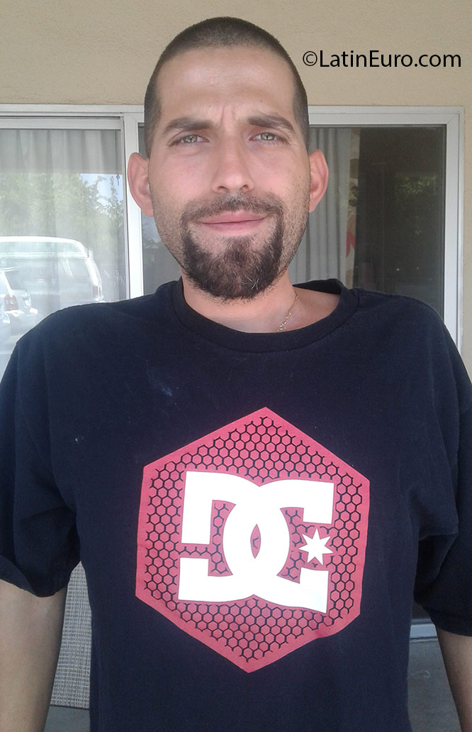 Date this good-looking United States man Shark2 from Sacramento US17262