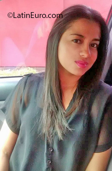 Date this voluptuous Honduras girl Mariana from San Pedro Sula HN2139
