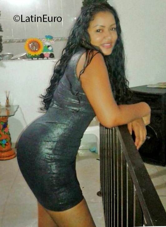 Date this hard body Colombia girl Paola from Buenaventura CO18872