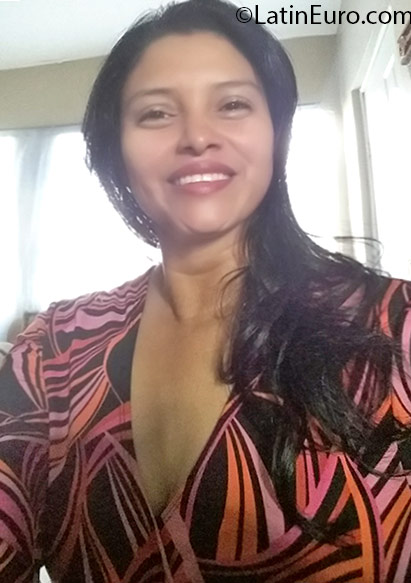 Date this lovely Honduras girl Alba from tegucigalpa HN2153