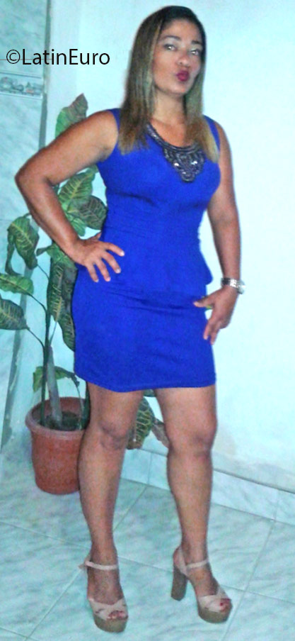 Date this happy Brazil girl Kamila from Recife BR9652