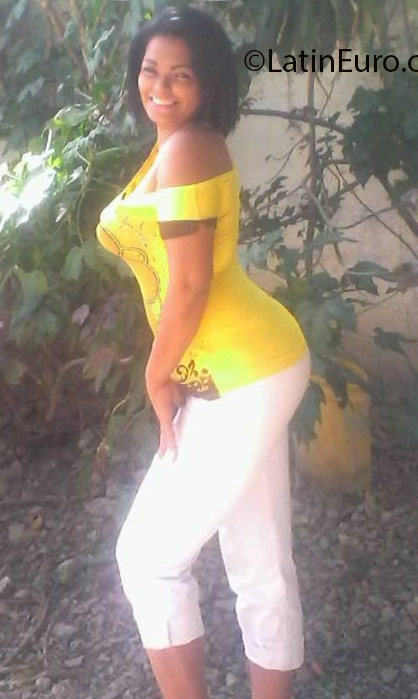 Date this voluptuous Venezuela girl Merlin from Maracay VE842