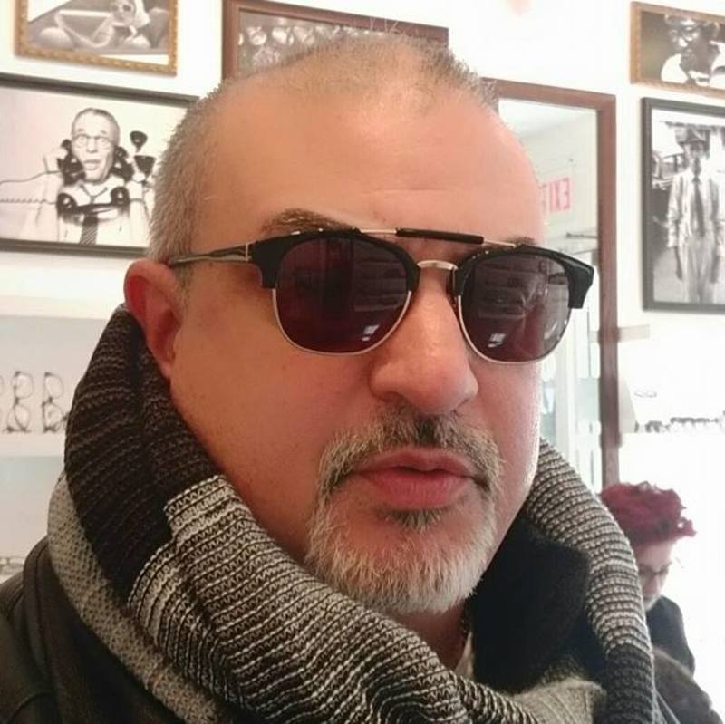 Date this hard body United States man ElRomantico from Chicago US17326