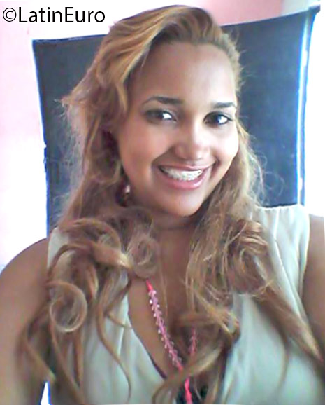 Date this exotic Dominican Republic girl Aprenda from Bonao DO25743