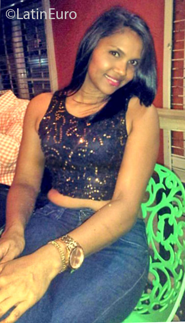 Date this attractive Dominican Republic girl Katy from San Francisco De Macoris DO25792
