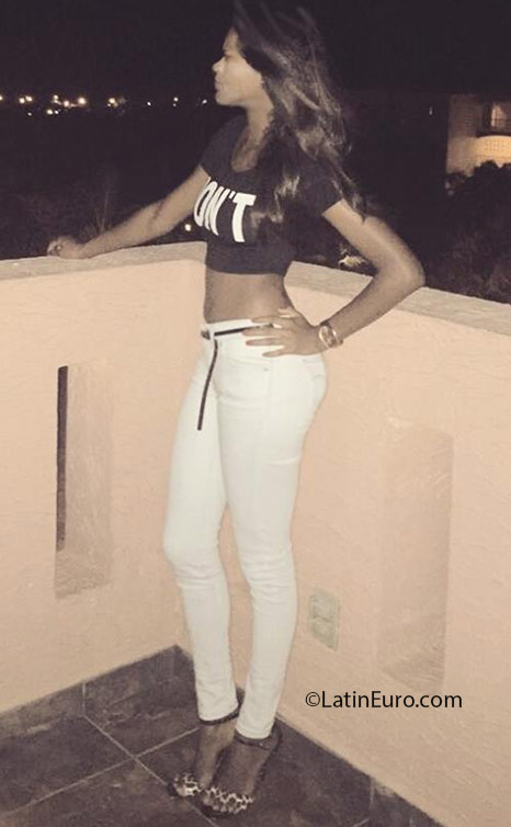 Date this hot Honduras girl Bianca from Tegucigalpa HN2187